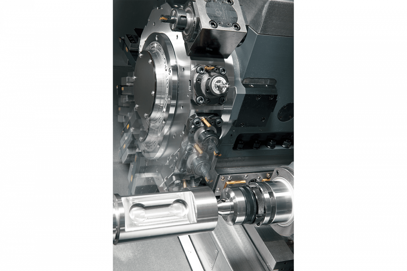 an internal view of the AS-200 milling machine from Nakamura-Tome