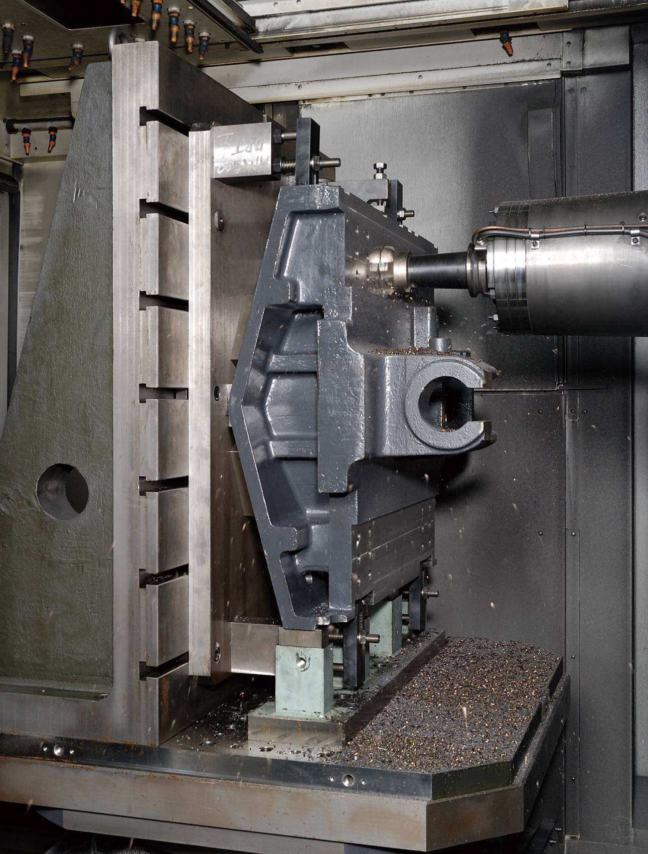 tooling in the HM1000S horizontal machining center built by OKK