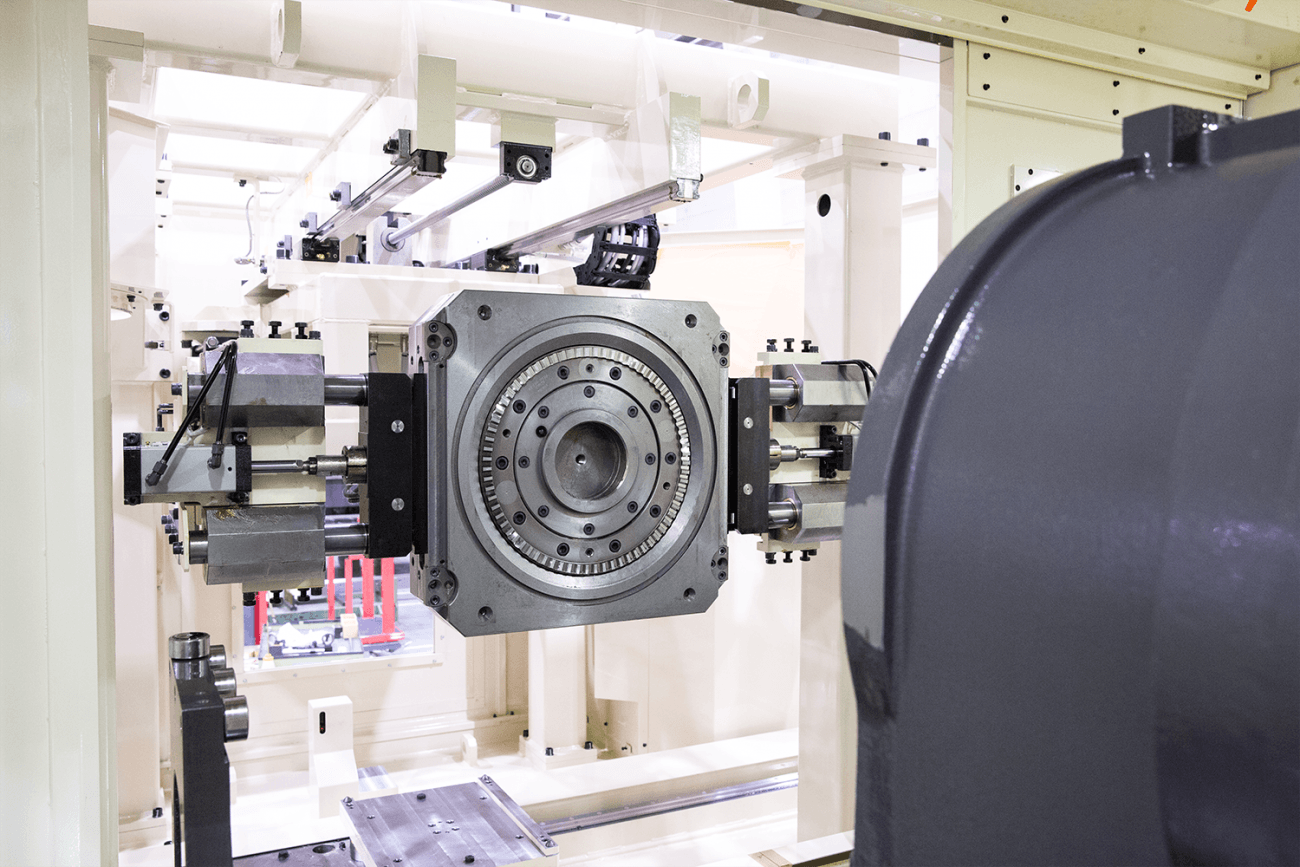 machinery inside the Yasda YBM 7Ti horizontal machining center used for cnc machining